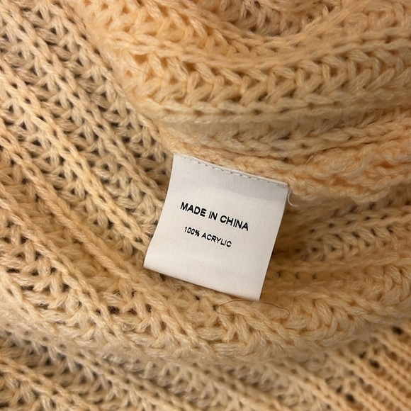 NWT Simplee Sweater W/Fringe Sleeves, Sz. M. - Picture 10 of 12